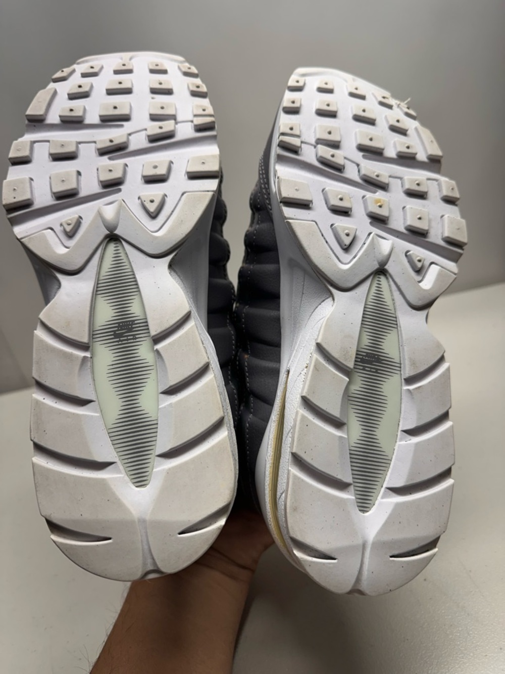 Nike Air Max 95 LE GS Gunsmoke  310830-012 Shoes Sneakers Size 6.5 Y 6.5 Men - Picture 9 of 10